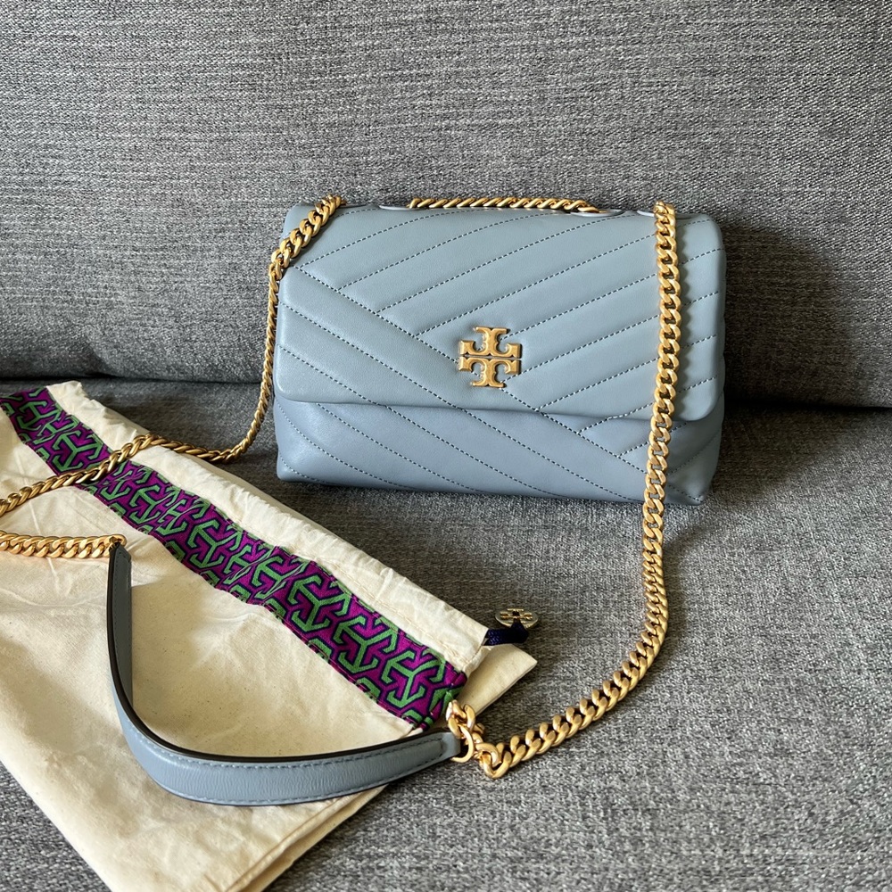 Tory Burch Kira Chevron Small Leather Crossbody Cloud Blue EUC
